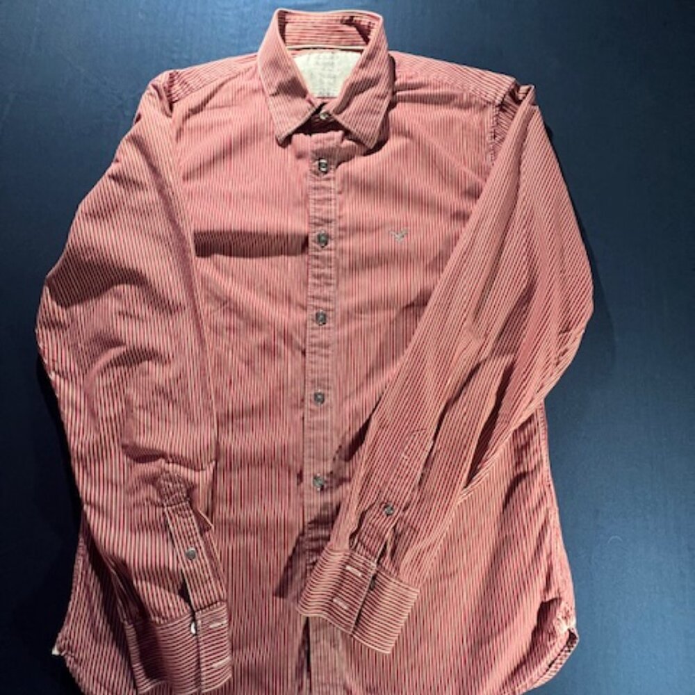 American Eagle Button Down Men Medium Red Pinstripe Vintage Fit Long Sleeve